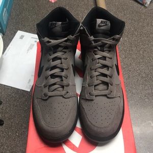 nike dunk dark mushroom